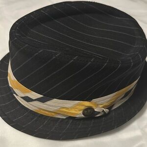Goorin Bros pinstripe hat size small and in great condition